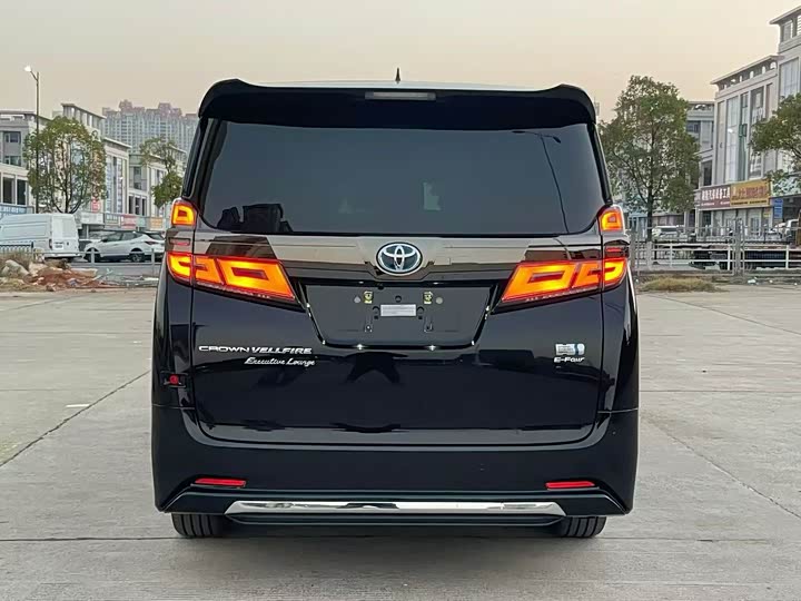 Фото 8 - Toyota Vellfire