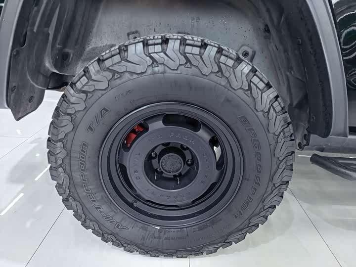 Фото 9 - Tank 300