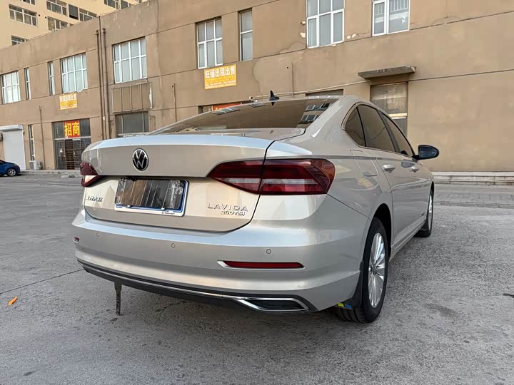 Фото 7 - Volkswagen Lavida