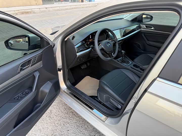 Фото 8 - Volkswagen Lavida