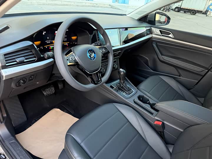 Фото 9 - Volkswagen Lavida