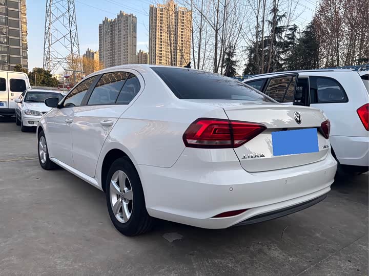 Фото 4 - Volkswagen Lavida