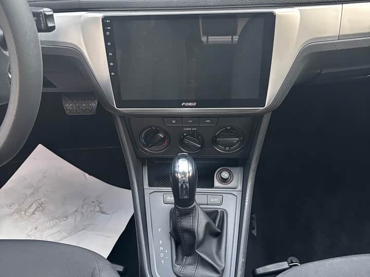 Фото 9 - Volkswagen Lavida