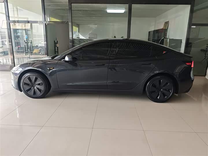 Фото 5 - Tesla Model 3