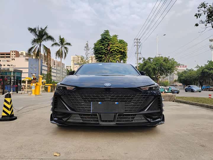 Фото 2 - Changan UNI-V