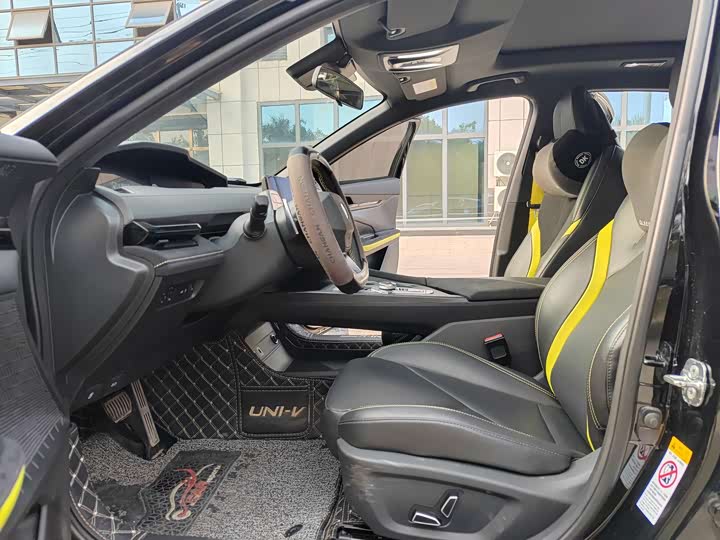 Фото 5 - Changan UNI-V