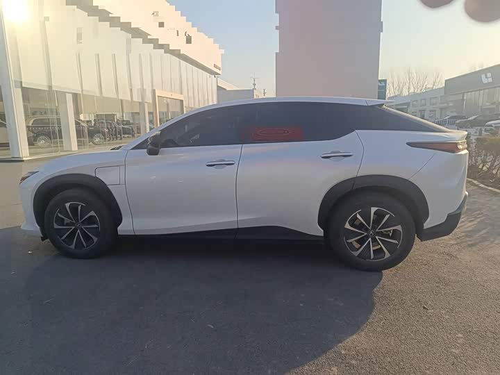 Фото 5 - Lexus RZ