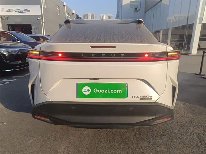 Фото 6 - Lexus RZ