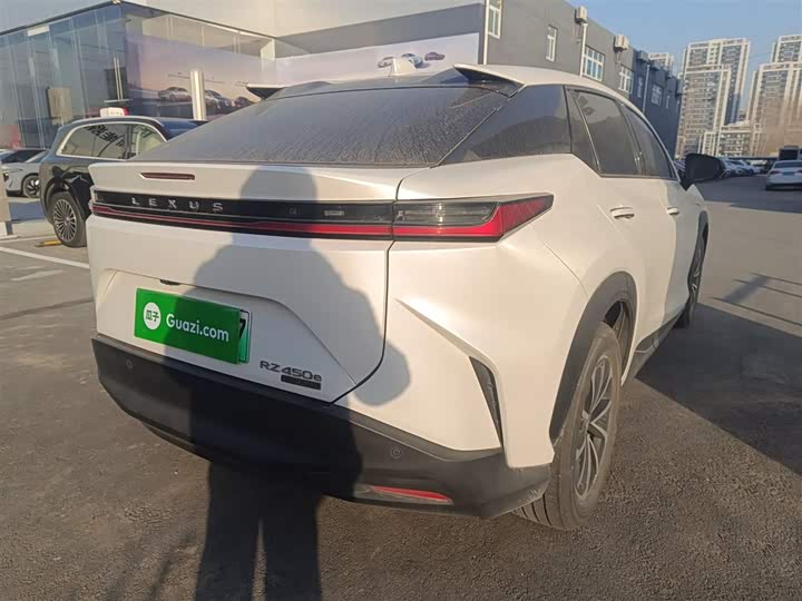 Фото 7 - Lexus RZ