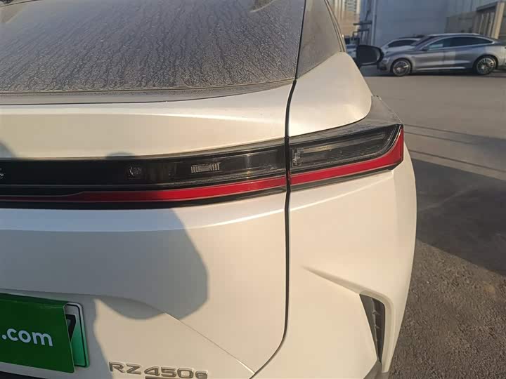 Фото 8 - Lexus RZ