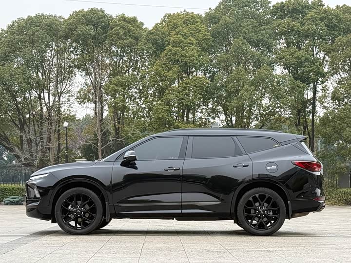 Фото 3 - Chevrolet Blazer