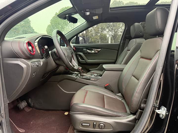 Фото 6 - Chevrolet Blazer