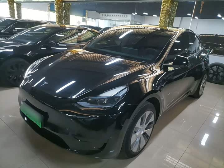 Фото 2 - Tesla Model Y