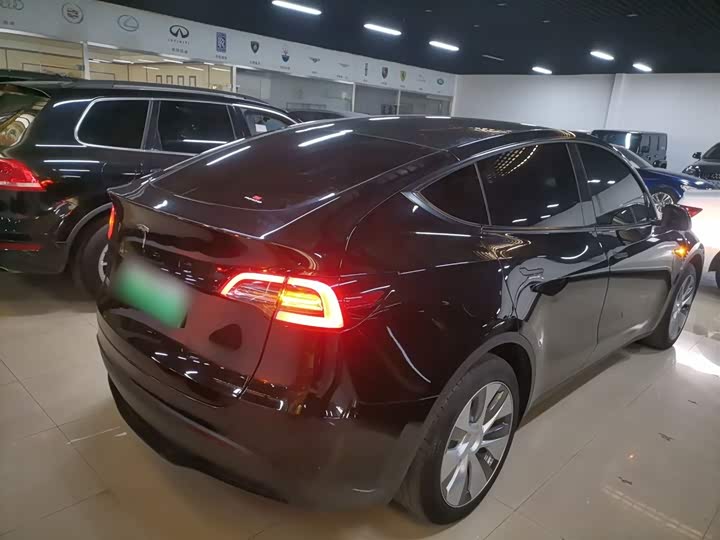 Фото 7 - Tesla Model Y