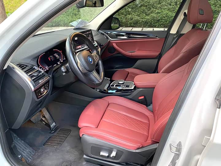 Фото 6 - BMW iX3