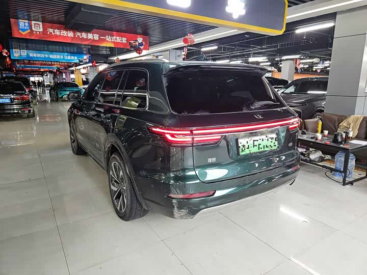 Фото 8 - LiXiang One