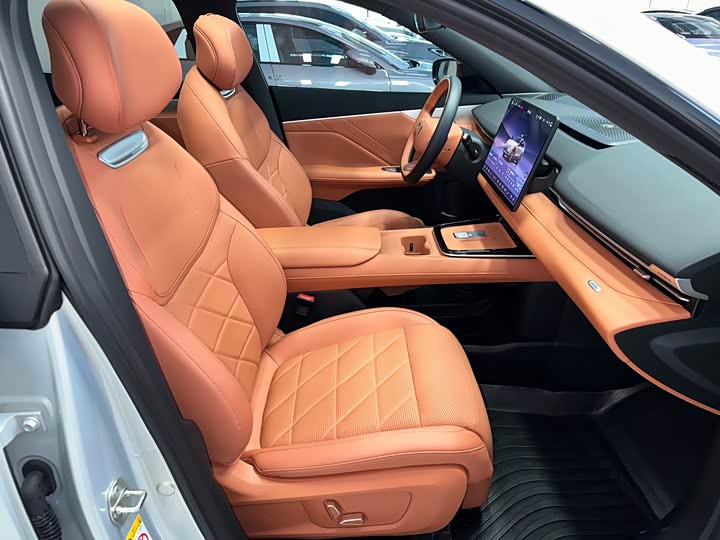 Фото 9 - Changan Deepal S05