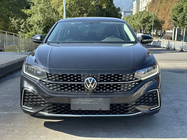 Фото 2 - Volkswagen Passat