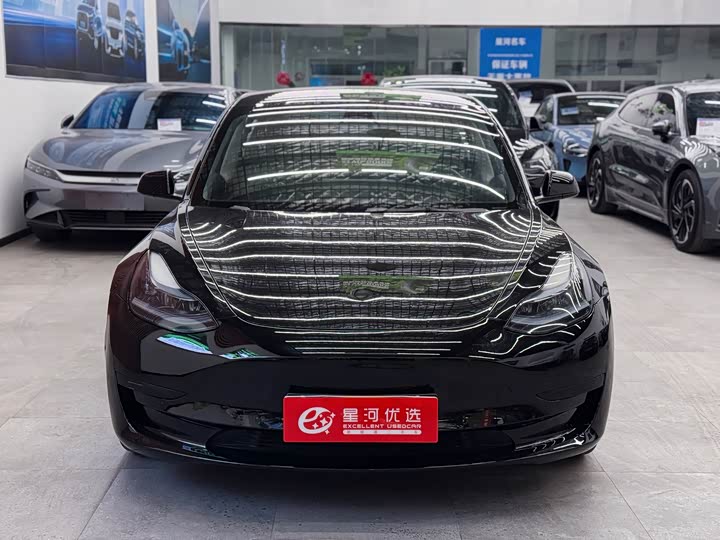 Фото 2 - Tesla Model 3