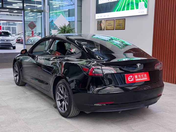 Фото 5 - Tesla Model 3