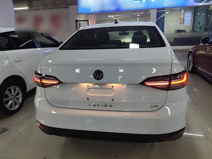 Фото 5 - Volkswagen Lavida