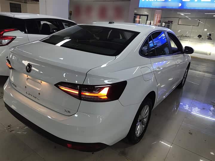 Фото 6 - Volkswagen Lavida