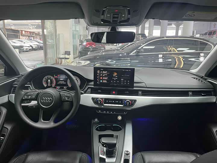 Фото 5 - Audi A4L