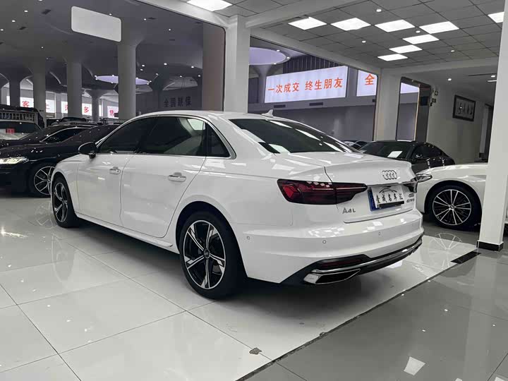 Фото 9 - Audi A4L