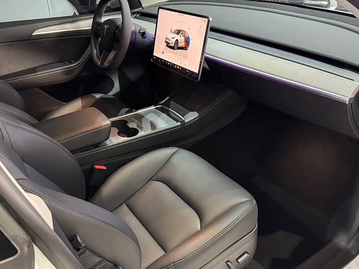 Фото 8 - Tesla Model Y