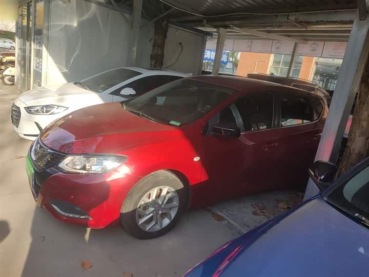 Фото 5 - Nissan Tiida