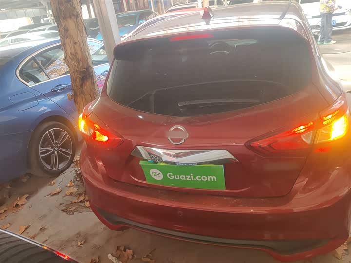 Фото 6 - Nissan Tiida