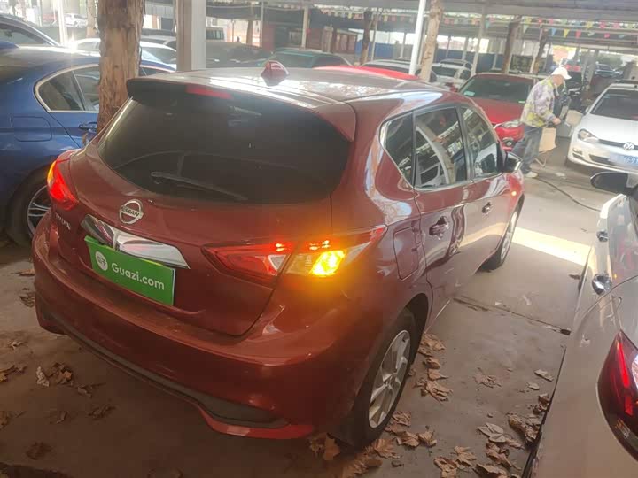 Фото 7 - Nissan Tiida