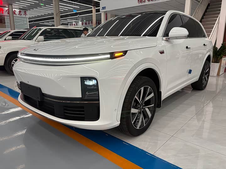 Фото 2 - LiXiang L7