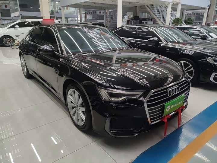 Фото 4 - Audi A6L