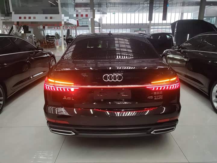 Фото 6 - Audi A6L