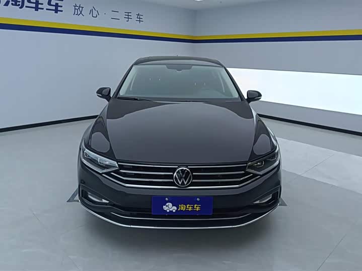 Фото 2 - Volkswagen Magotan