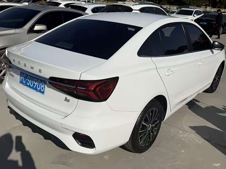 Фото 7 - Roewe i5