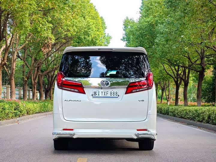 Фото 5 - Toyota Alphard
