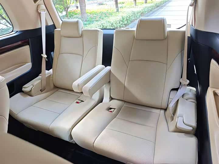 Фото 8 - Toyota Alphard