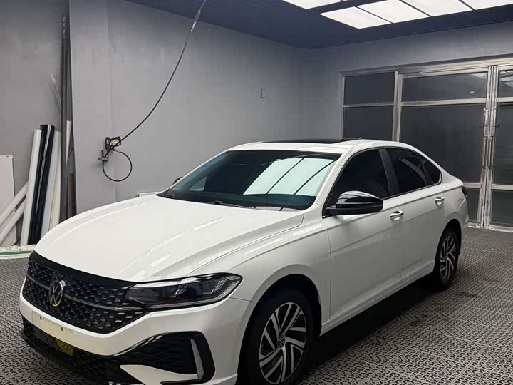 Фото 1 - Volkswagen Lavida