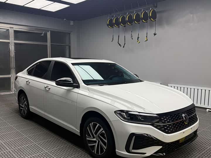 Фото 2 - Volkswagen Lavida