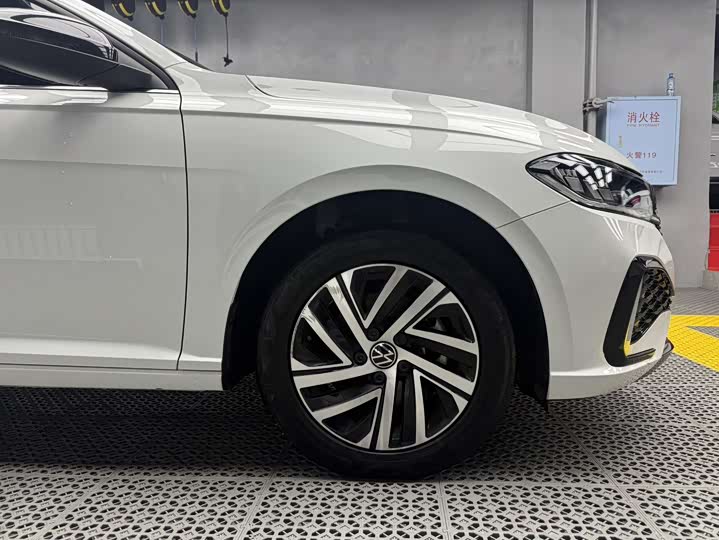 Фото 9 - Volkswagen Lavida