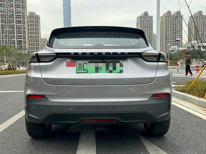 Фото 3 - Geely Geometry C