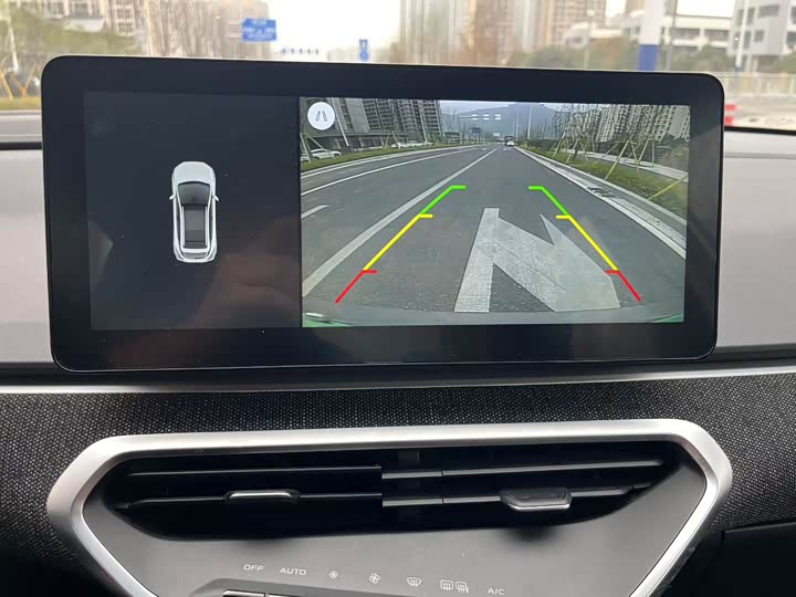 Фото 6 - Geely Geometry C