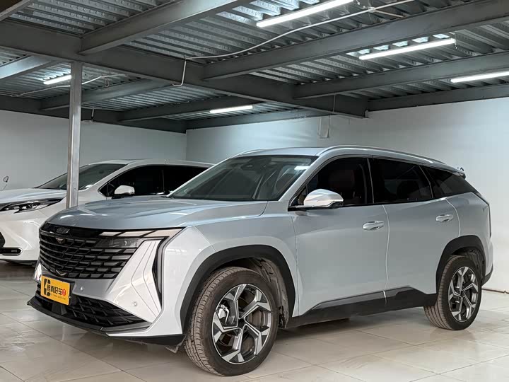 Фото 1 - Geely Atlas L