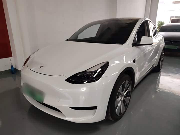 Фото 1 - Tesla Model Y