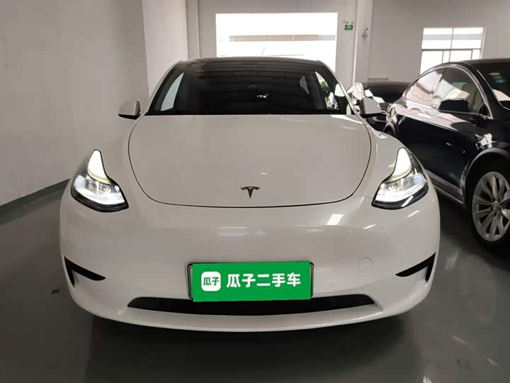 Фото 3 - Tesla Model Y