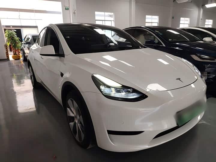 Фото 4 - Tesla Model Y