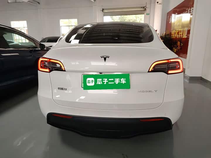 Фото 6 - Tesla Model Y