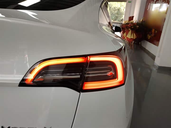 Фото 8 - Tesla Model Y